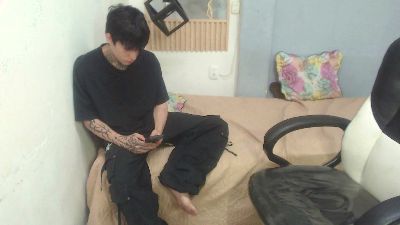 Iantwink18 live cam on Cam4