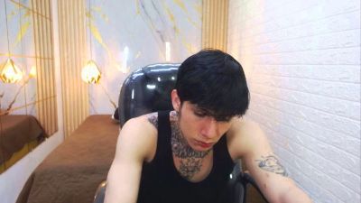 Iantwink18 live cam on Cam4