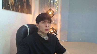 Iantwink18 live cam on Cam4