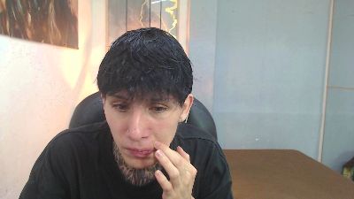 Iantwink18 live cam on Cam4