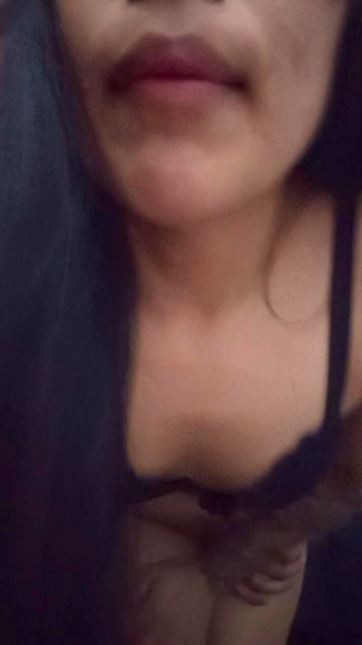 Iaraa2025 live cam on Cam4