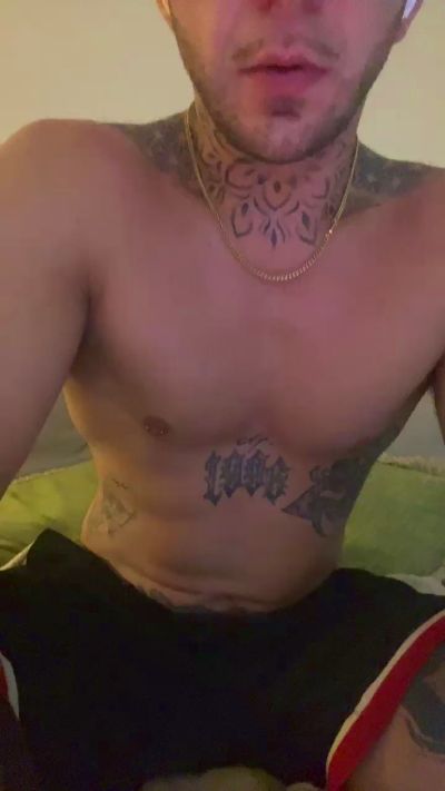 IbanMilk live cam on Cam4