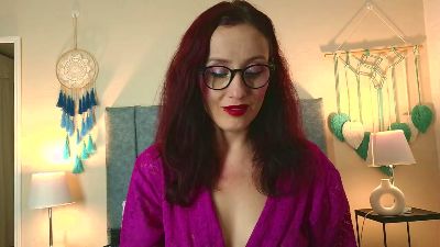 IberianMoonMK live cam on Cam4