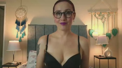 IberianMoonMK live cam on Cam4