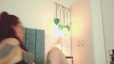IberianMoonMK live cam on Cam4