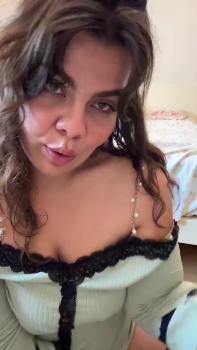 Ice_Lady71 live cam on Cam4