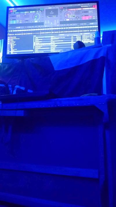 Icke live cam on Cam4