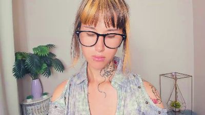 IdaliaSpiess live cam on Cam4