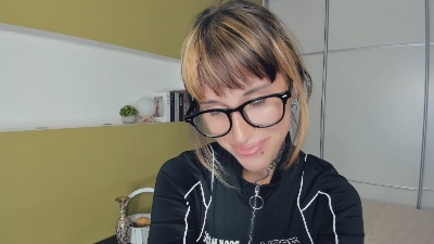 IdaliaSpiess live cam on Cam4