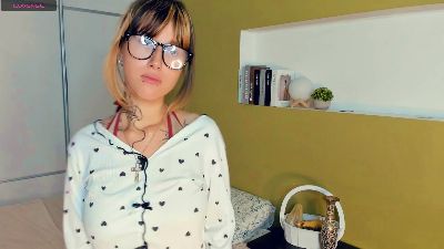 IdaliaSpiess live cam on Cam4