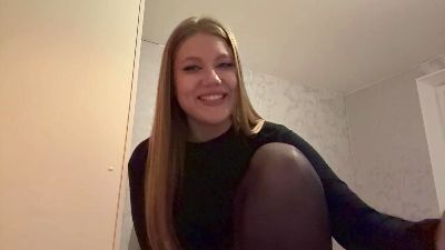 IeshaTolentino live cam on Cam4