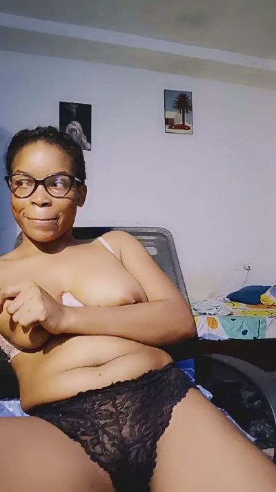 Ifemi live cam on Cam4