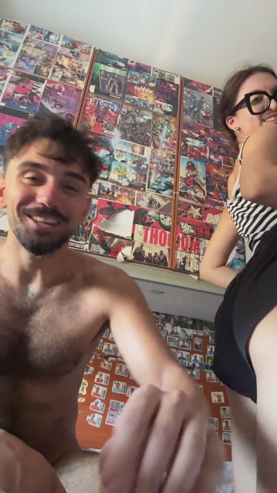 Igiocherelloni live cam on Cam4