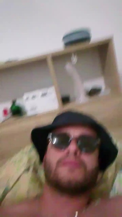IlyesDaleart Live Cam on Cam4