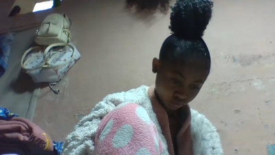 Inahsia02 live cam on Cam4