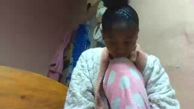 Inahsia02 live cam on Cam4