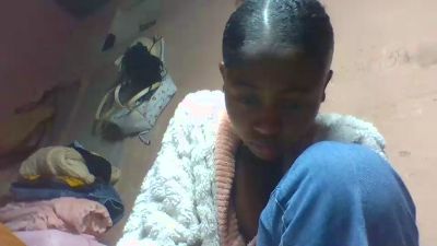 Inahsia02 live cam on Cam4