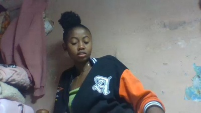 Inahsia02 live cam on Cam4