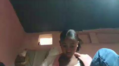 Inahsia02 live cam on Cam4