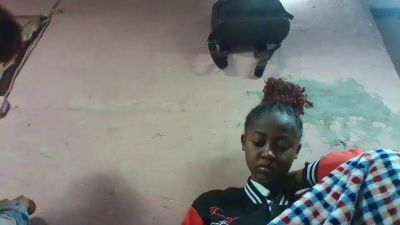 Inahsia02 live cam on Cam4