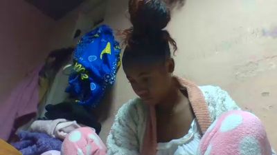 Inahsia02 live cam on Cam4