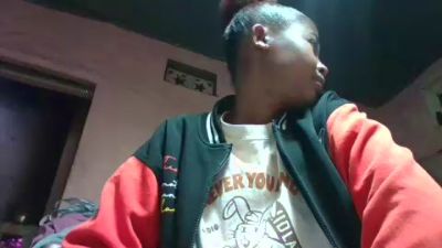 Inahsia02 live cam on Cam4