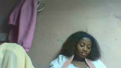 Inahsia02 live cam on Cam4