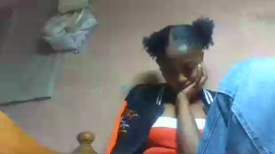 Inahsia02 live cam on Cam4