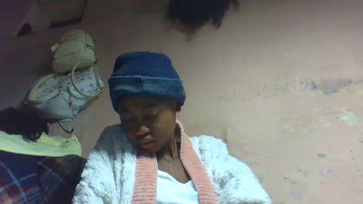 Inahsia02 live cam on Cam4