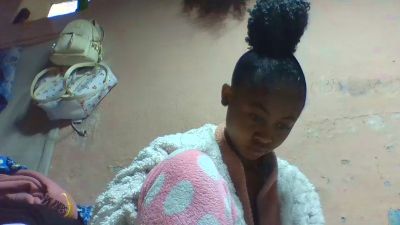 Inahsia02 live cam on Cam4