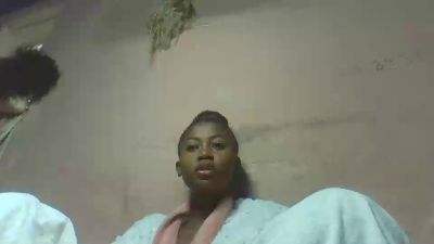 Inahsia02 live cam on Cam4