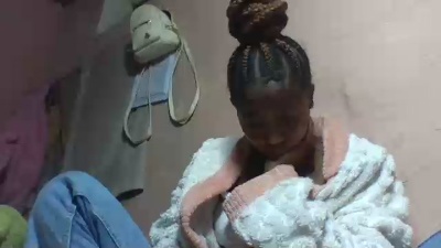 Inahsia02 live cam on Cam4