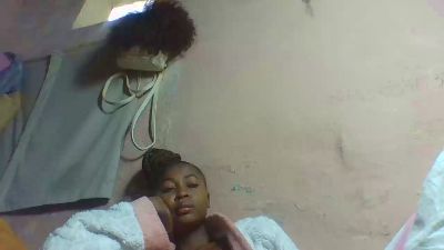 Inahsia02 live cam on Cam4