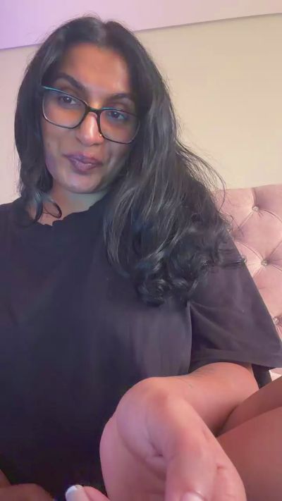 Indianbutterxo live cam on Cam4