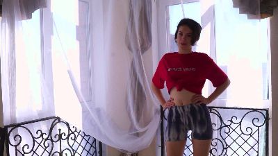IndomitableMaid live cam on Cam4