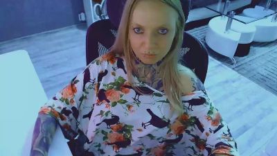 InesDesire live cam on Cam4