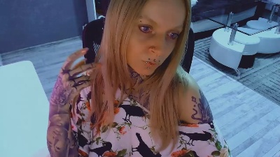 InesDesire live cam on Cam4
