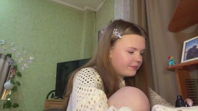 IngeborgPesin live cam on Cam4