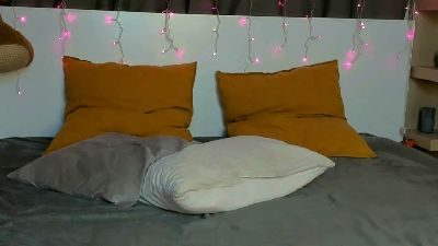 IninityKittyx live cam on Cam4