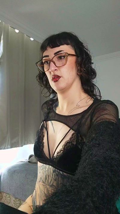 Inked_Val live cam on Cam4