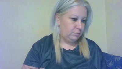 IpinaZara live cam on Cam4