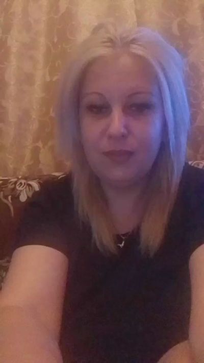 IpinaZara live cam on Cam4