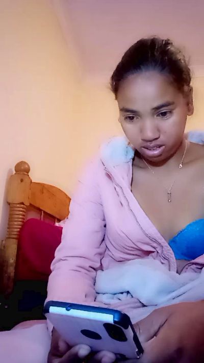 Irinah01 live cam on Cam4