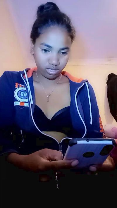 Irinah01 live cam on Cam4