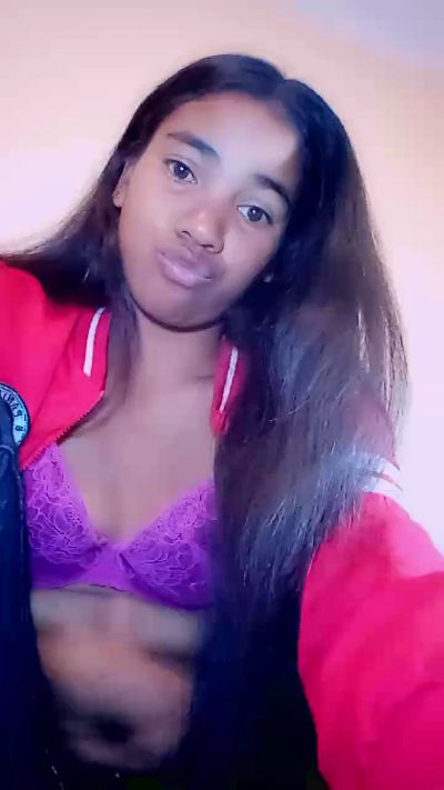 Irinah01 live cam on Cam4