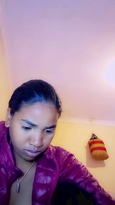 Irinah01 live cam on Cam4