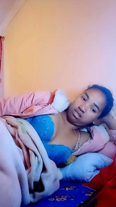 Irinah01 live cam on Cam4