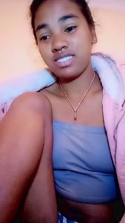 Irinah01 live cam on Cam4