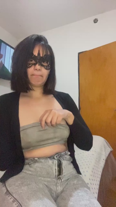 Irismorenaaa live cam on Cam4