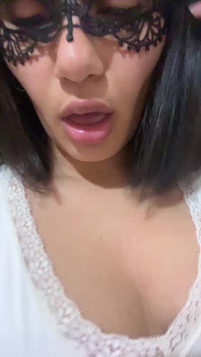 Irismorenaaa live cam on Cam4